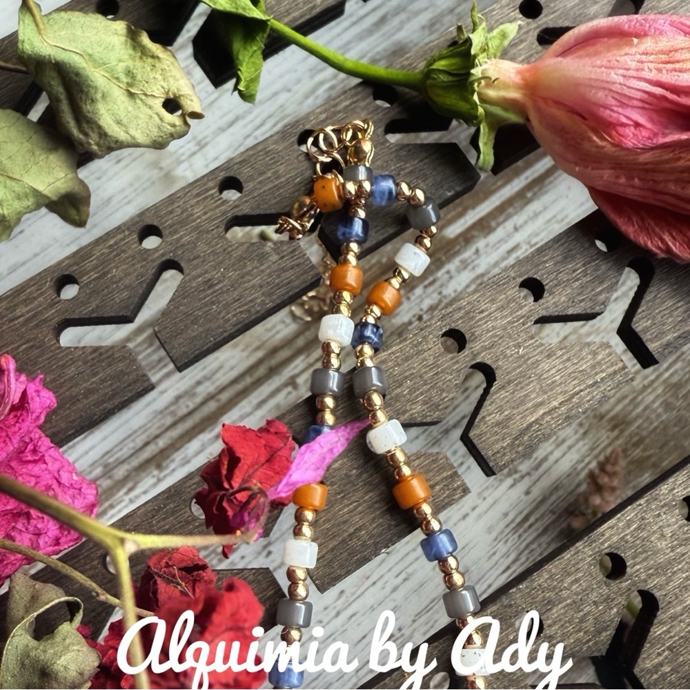 Dainty beaded gemstones necklace - Picture 3 of 4
